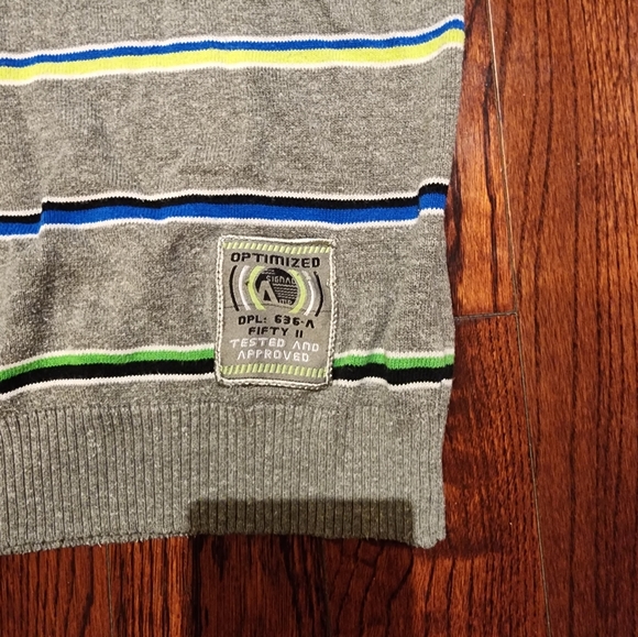 Men's Sweater - Picture 6 of 8